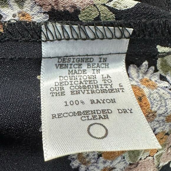 FLYNN SKYE Black Floral Two Piece Set Women's Size 2 Pants Ruffle Cropped Top - Picture 7 of 7